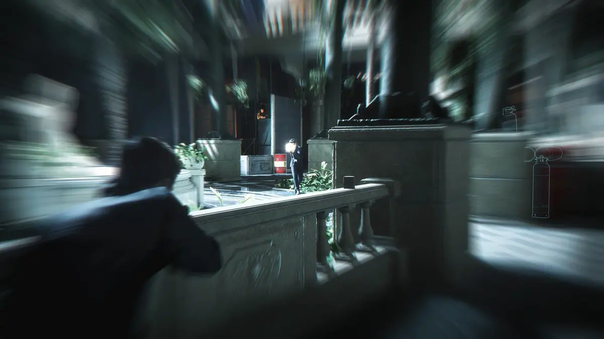 James Bond infiltre une base ennemie dans 007 First Light, un jeu d'action-aventure developpe par IO Interactive.
