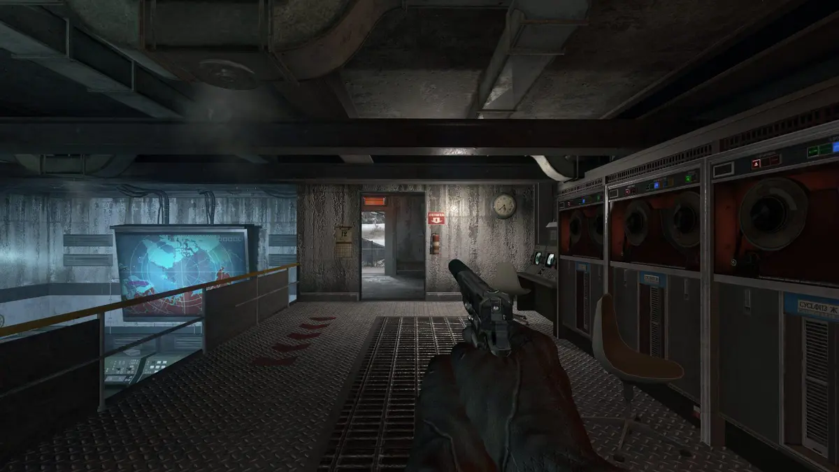 Jaquettes des ports PlayStation de Call of Duty: Black Ops 1 et 2 sur fond sombre